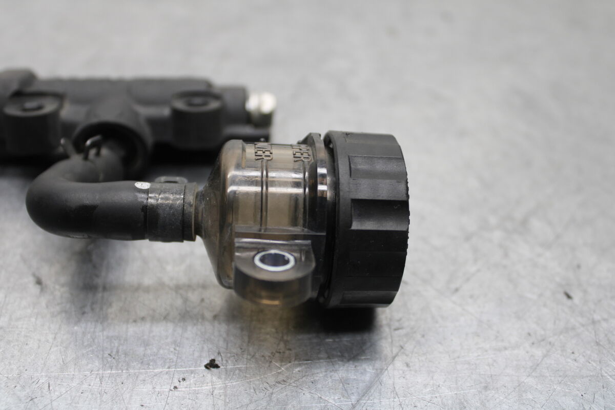 16 KAWASAKI NINJA ZX10R REAR BRAKE MASTER CYLINDER W 16 KAWASAKI NINJA ZX10R REAR BRAKE MASTER CYLINDER W