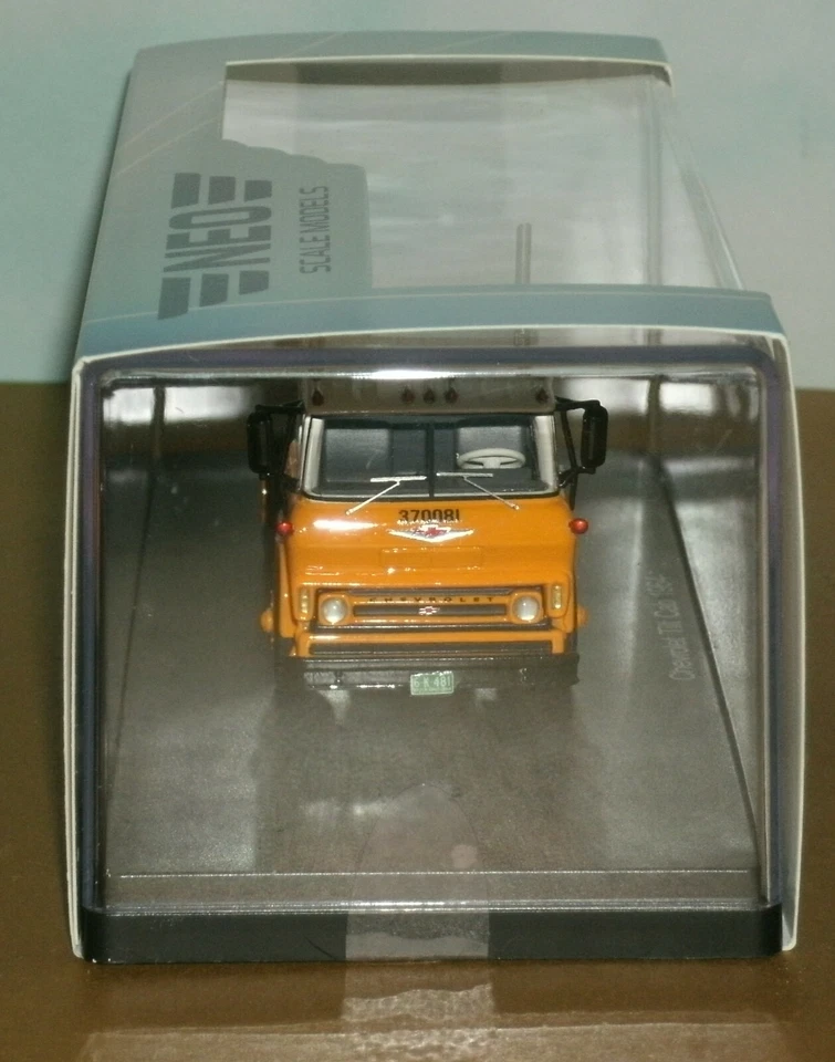 1/64 Scale 1964 Chevy Tilt Cab Tractor Unit Truck 3.5" Resin Model Neo NEO64081 - Image 3 of 4