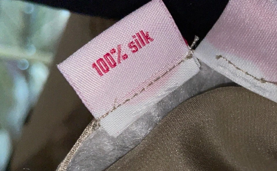 JUEGO DE 2 FUNDAS ESTÁNDAR 100 % SEDA ANN GISH $338 cada una color: topo Foto 3 de 4