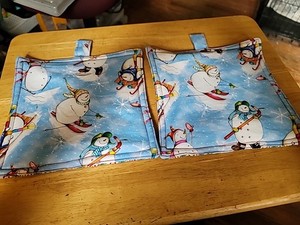 Pot Holders Smiling Skiing  Snowman Pot Holders