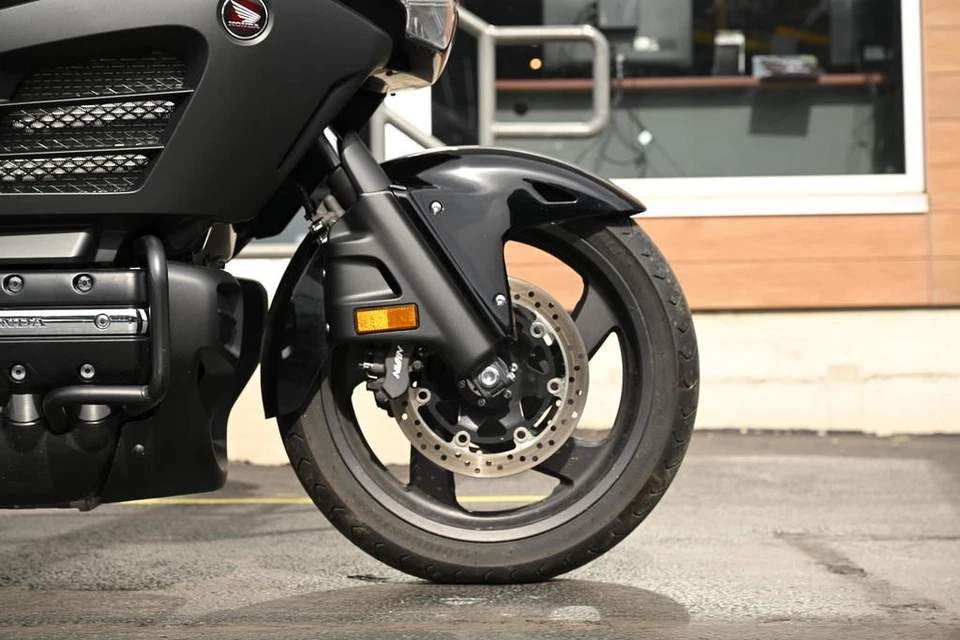 2013 Honda Gold Wing F6B Trike  - Image 3 of 4