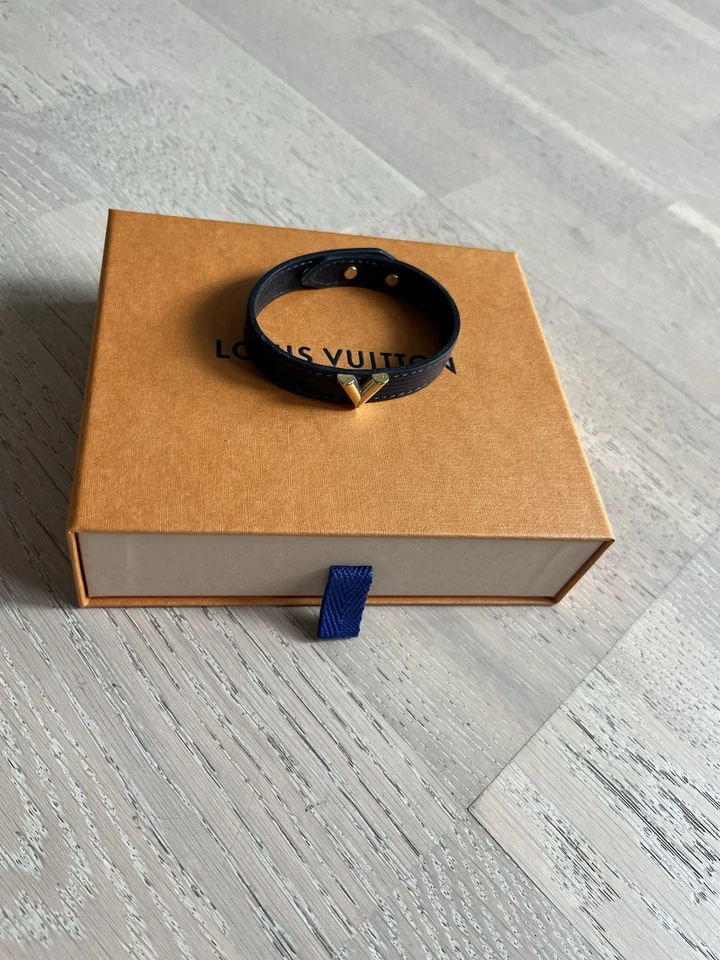 Louis Vuitton Essential V Armband - Bild 4 von 4