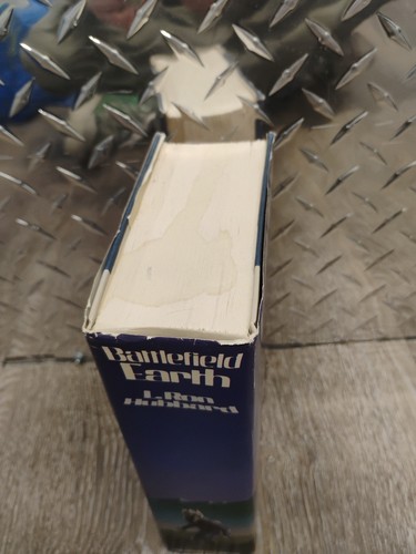 Battlefield Earth par L. Ron Hubbard couverture rigide 1982 édition Book Club HC DJ - Photo 3/9