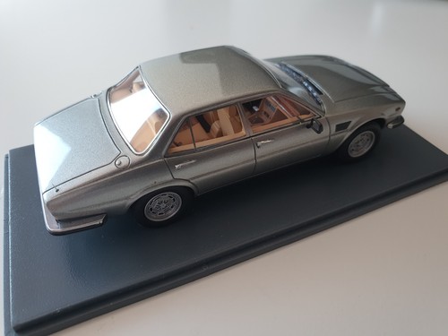 De Tomaso Deauville 1:43, NEO Scale Models No. NEO43982, light green metalic - Foto 5 di 11