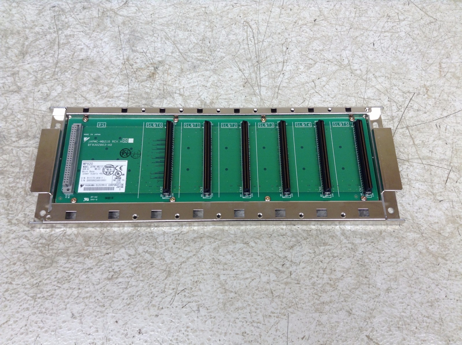 Yaskawa MP920 Mounting Base Rack Chassis Ver A0 JAPMC-MB210 JEPMC-MB210