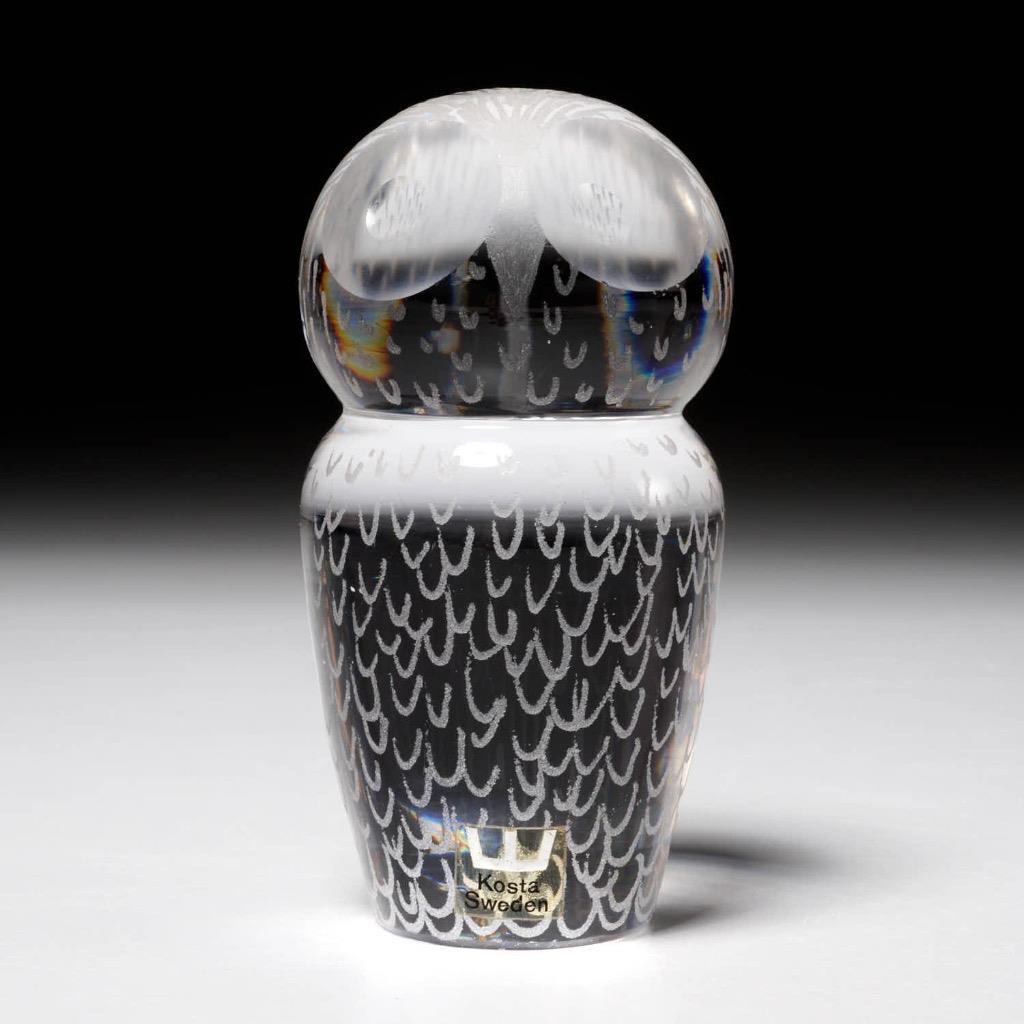 Kosta Boda Vicke Lindstrand Art Etched Glass Owl Paperweight