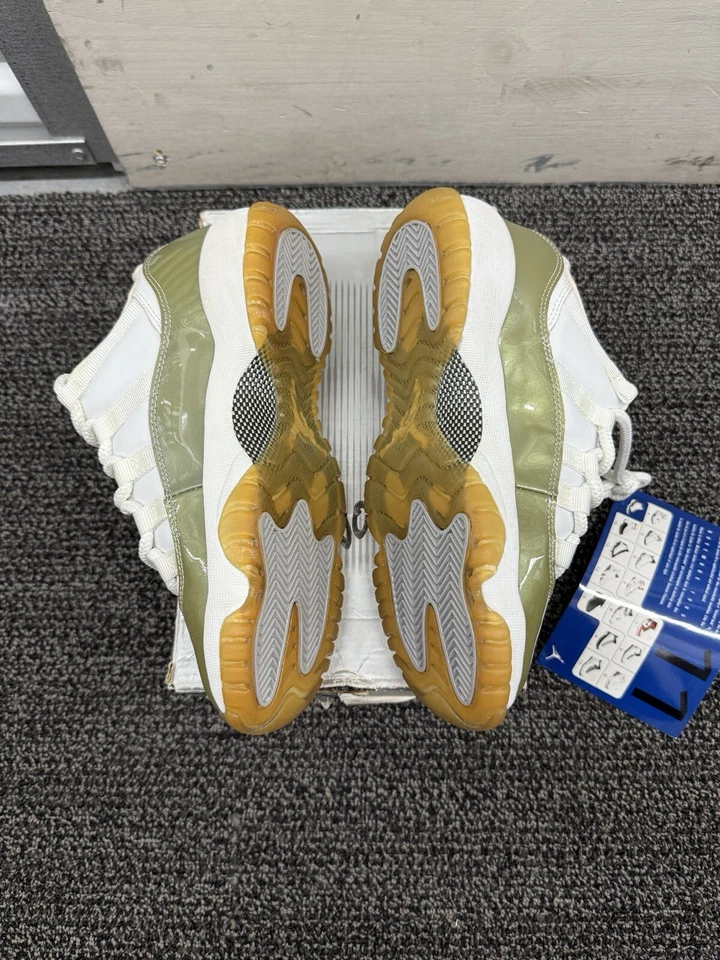 Talla 7 - Air Jordan 11 Retro 2001 Low Metallic W Foto 3 de 4