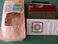 Holly Wreath Moda Snap Sack Small Quilt Kit 1...