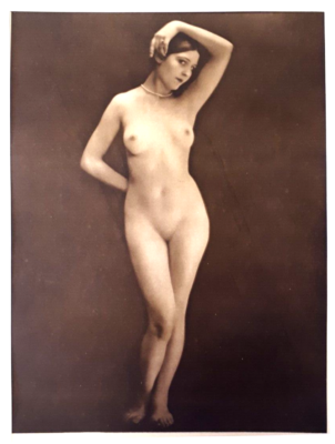 Nita Naldi in La femme nue (1925) | Vintage postcard. Nita N