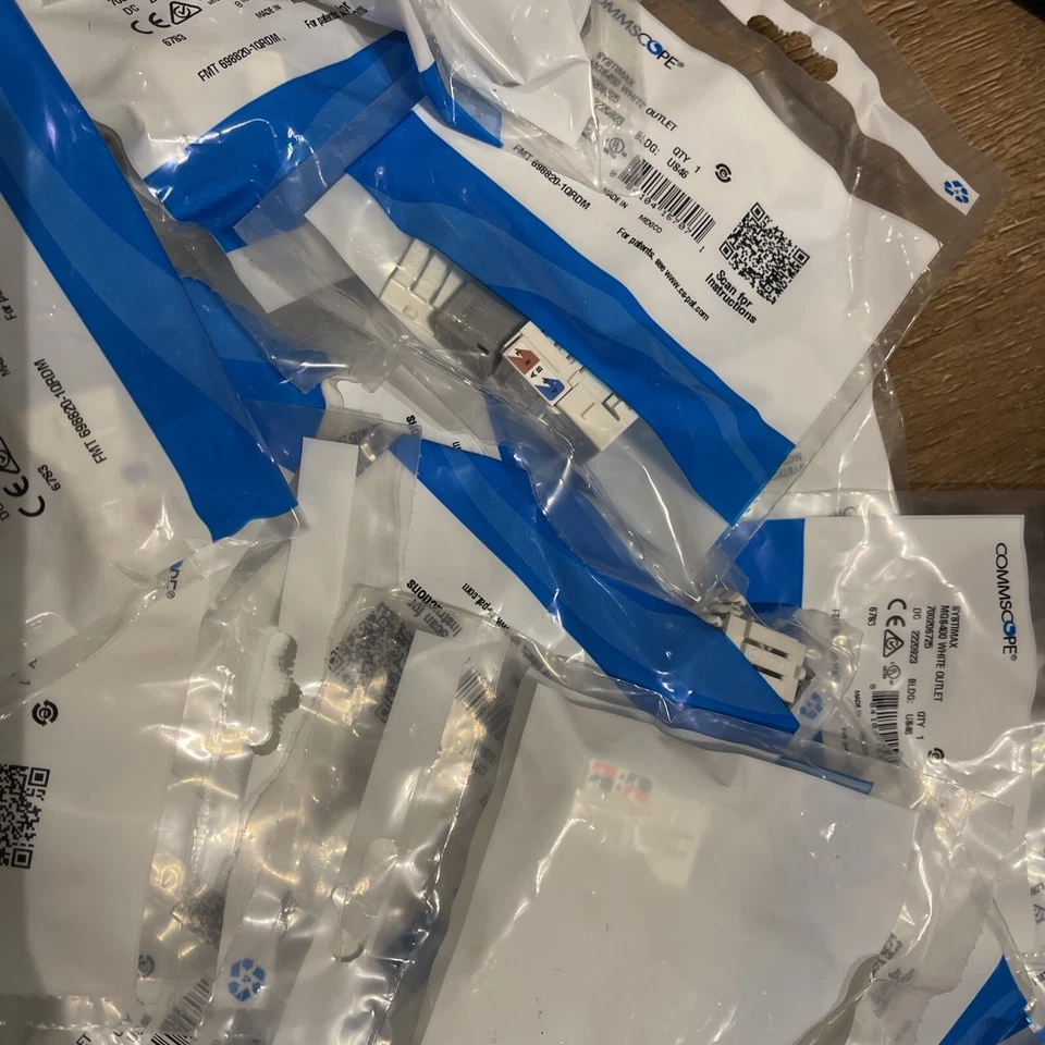 20x cat 6 commscope connectors - Image 3 of 3