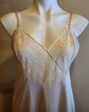 Vintage Vanity Fair Full Slip 36 TT Antron III Nylon U.S.A. Made Irregular