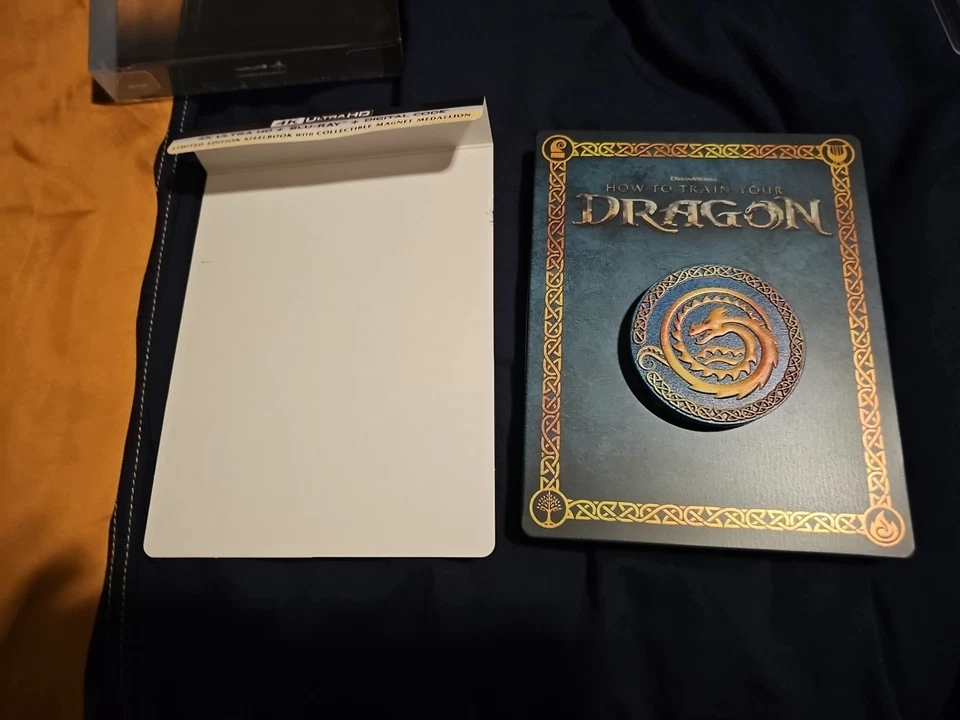 How To Train Your Dragon (2025) 4K + Blu-ray + Slip + Magnetic Medal - Like New - Image 3 of 4
