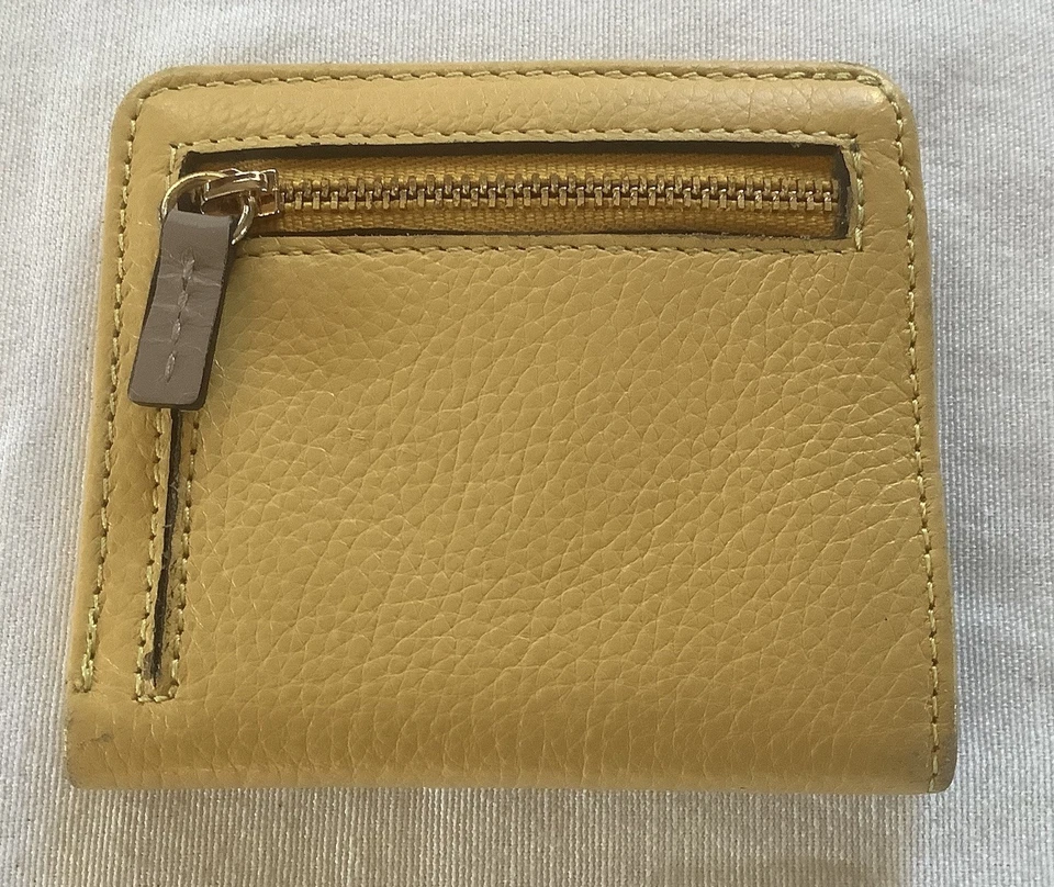 Carteira dupla de couro pequena Lodis bolso moeda mostarda com zíper - Imagem 2 de 4