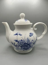 Fine China Porcelain White Tea Pot Toscany Collection Blue Flowers Japan 6.25"