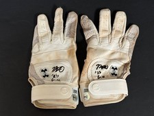 Brandon Winokur Twins Signed 2025 Game Used Batting Gloves Beckett Witness .