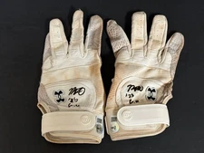 Brandon Winokur Twins Signed 2025 Game Used Batting Gloves Beckett Witness .