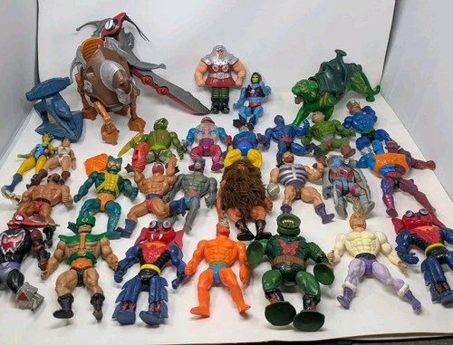 Masters of the Universe Lot of 32 Vintage Action Figures & Accessories