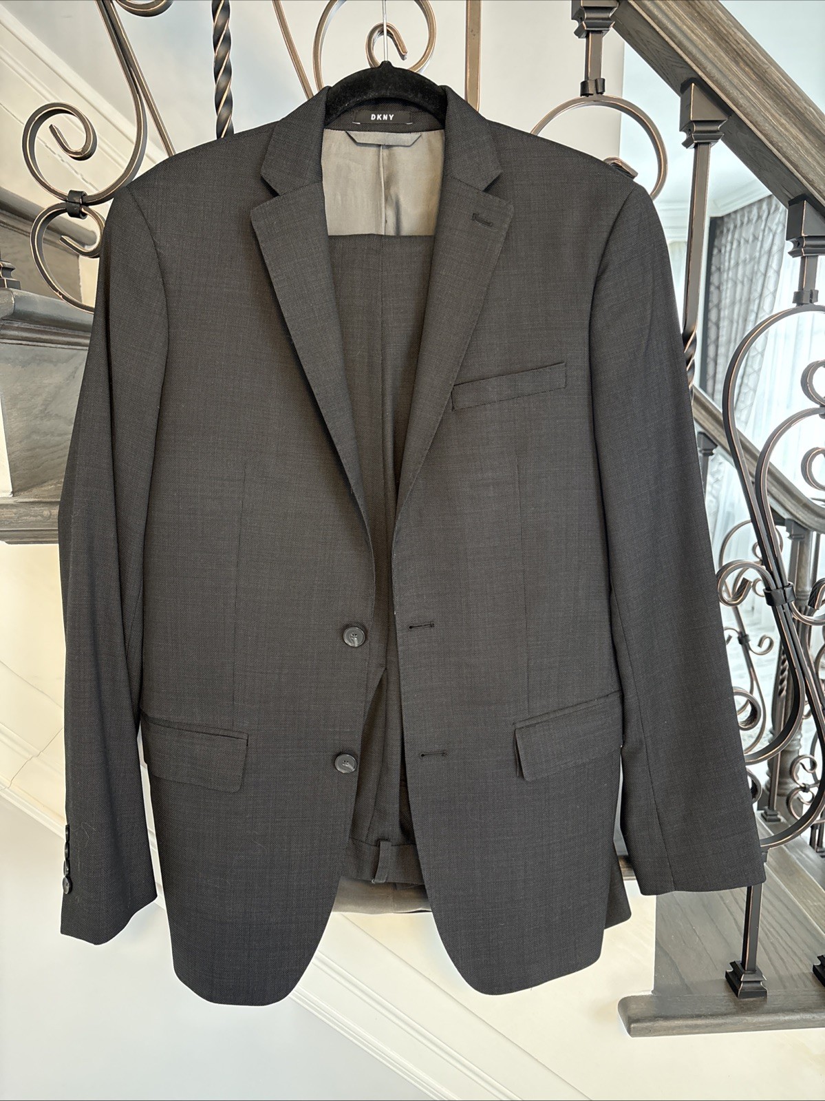 DKNY Men&rsquo;s Dark Grey Wool Suit 38L
