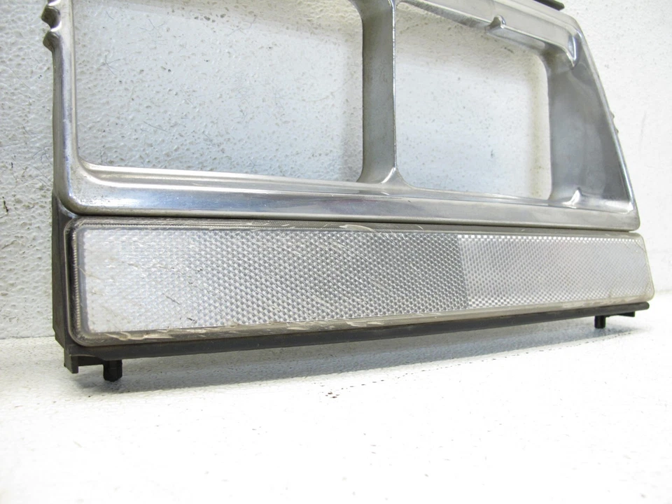 Cubierta de luz derecha izquierda bisel de faros Volvo 262C 1981-1985 #93 Foto 3 de 4