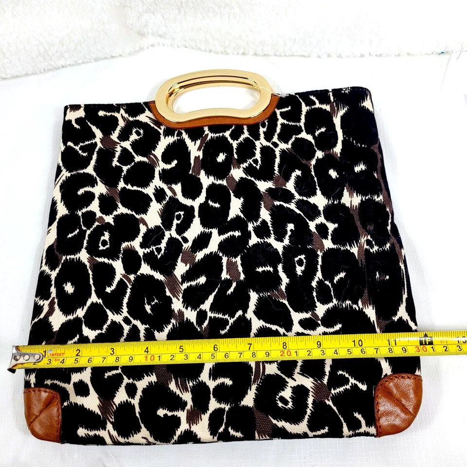 Bolso de mano para mujer Gianni Bini limpio bolso estampado animal tela forrada asas doradas Foto 2 de 4