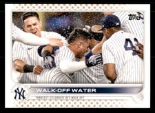 2022 Topps Baseball Gold Star Parallel #119 New York Yankees 'Walk-Off Water'
