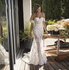 Voluminous Flowers Wedding Dress Organza With Embroidery Ball Gown O-Neck Full