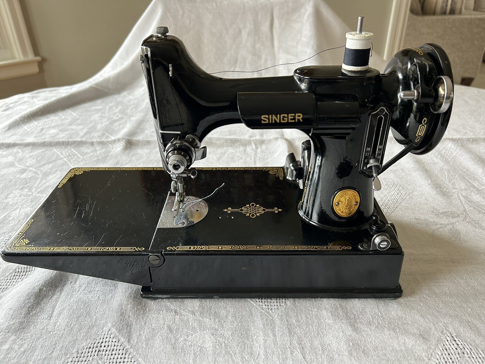 Vintage Singer Portable Electric Sewing Machine 2211 Original Case