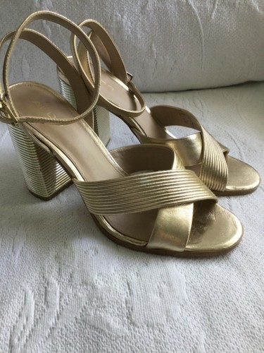 ALDO 8.5 M Gold CrissCross Ankle Wrap Sandal Heels 4 3/4” Chunky Metallic Heel - Picture 4 of 10