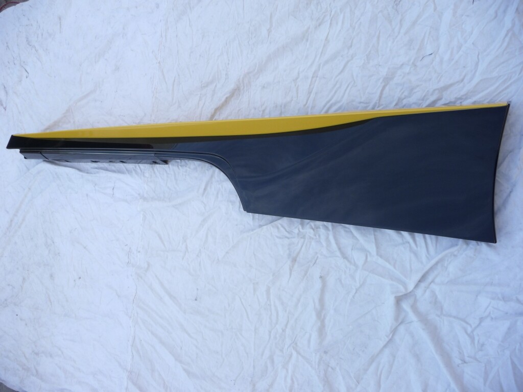 10-14 Ferrari 458 Italia Spider Right Underdoor Rocker Molding Trim 83243210 OEM