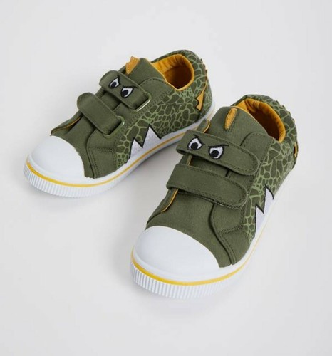 khaki canvas pumps
