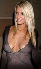 Jessica simpson Wearing A Little Smile 8x10 Picture Print