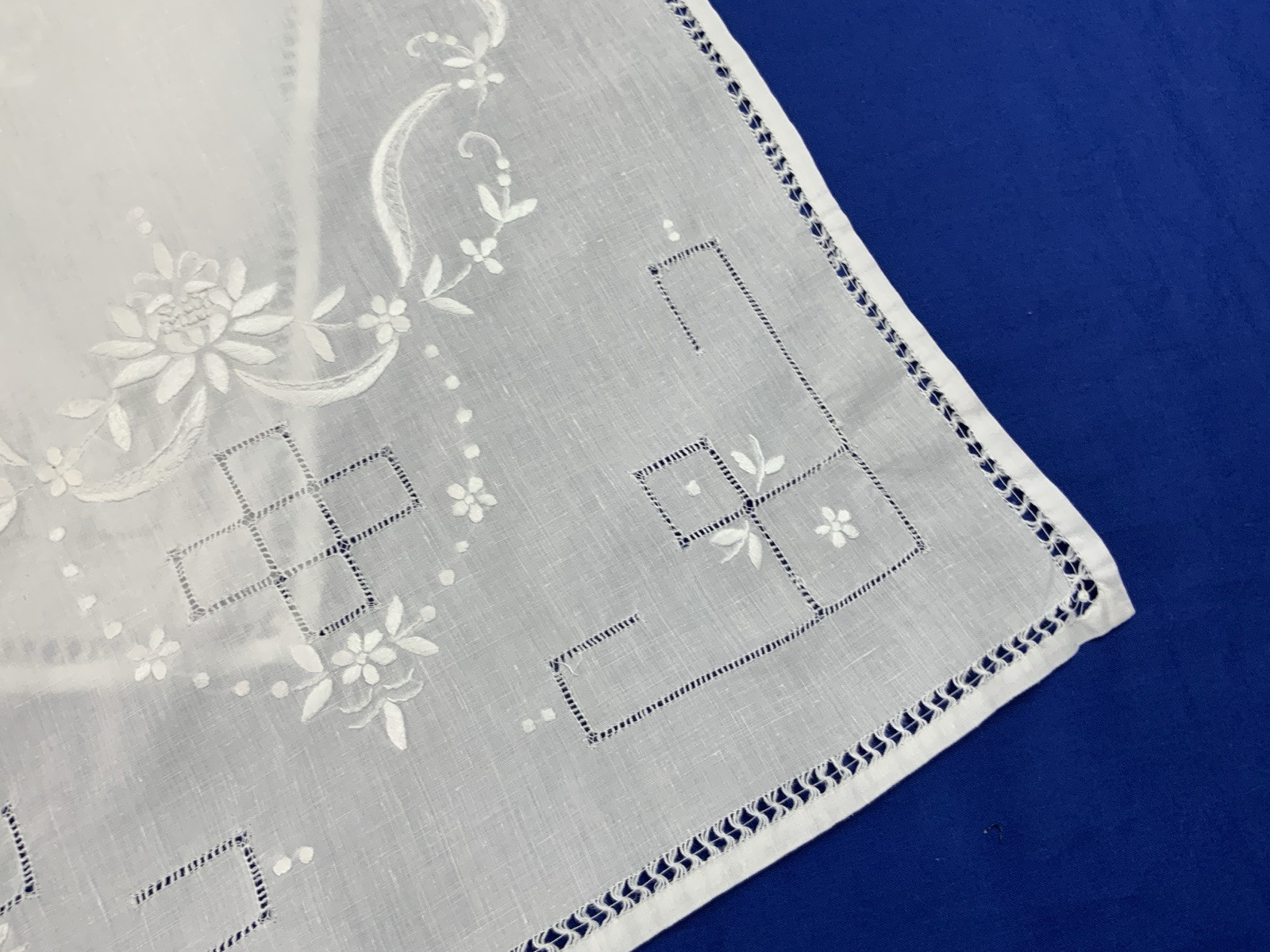 Vintage Dresser Scarf Or Table Runner, Flower & Dot Embroidery, Linen, White