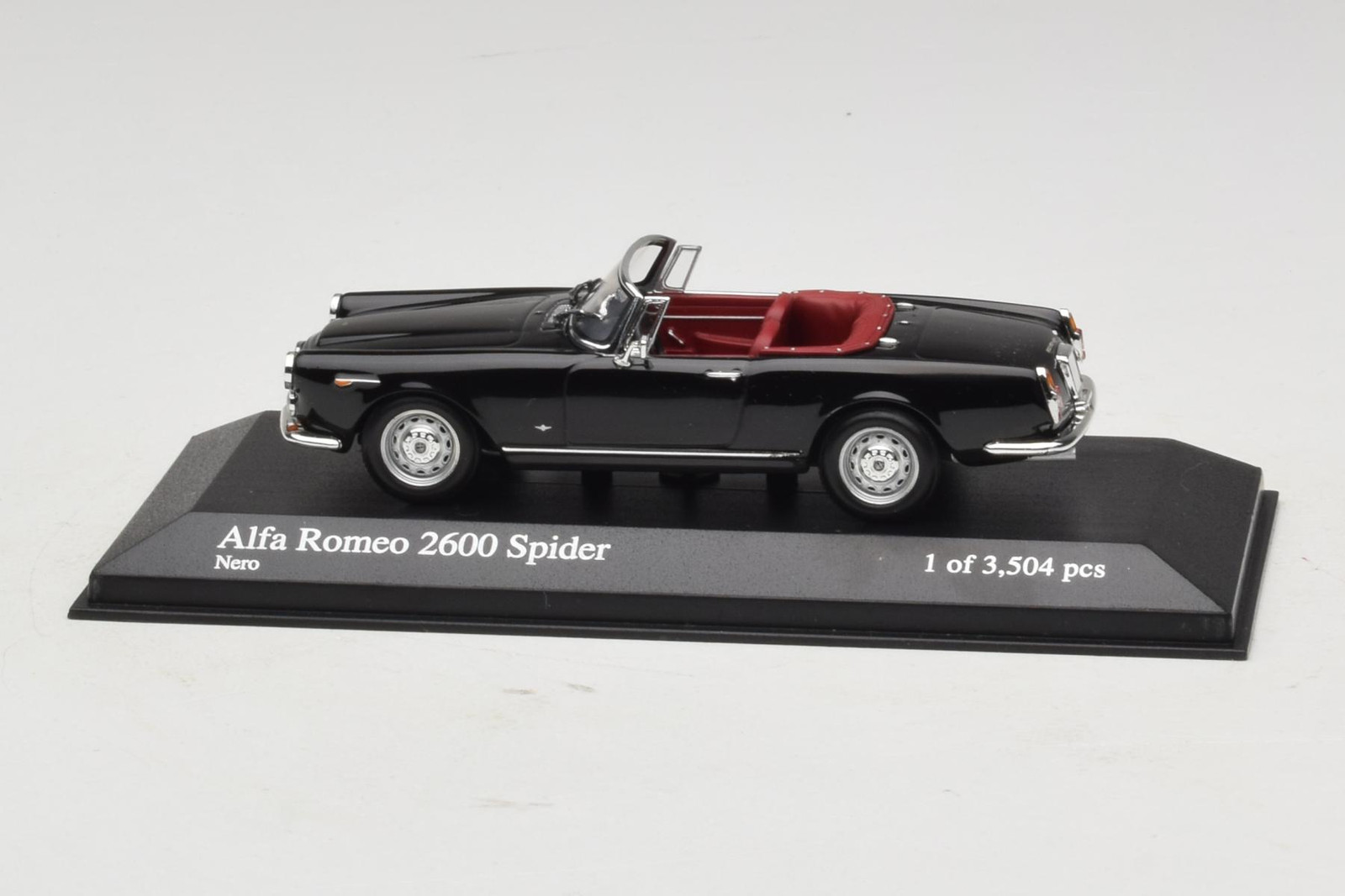 400120630 Alfa Romeo 2600 Spider Black Minichamps 1/43