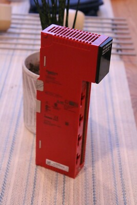SCHNEIDER ELECTRIC 140SDI95300S / 140SDI95300S (USED/ NO BOX)