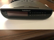 RadioShack Vintage AM/FM Radio Digital Alarm Clock 12-1655 120VAC PRE-OWNED