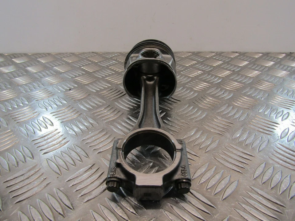 Volkswagen Golf 2017 1,6 TDI DDY. Pistón y varilla de conexión 03LA 60K Foto 4 de 4