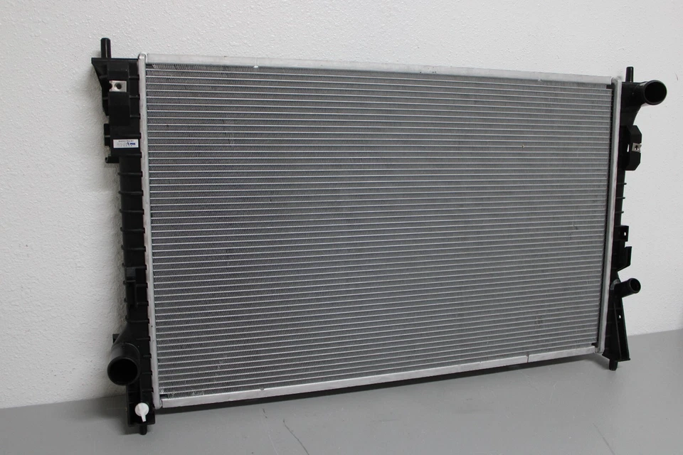 2010 2011 FORD TAURUS COMPLETE RADIATOR Foto 2 de 4