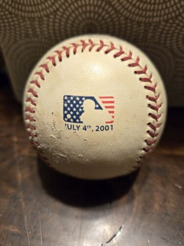 π₯2001 MLB 4th of July Rawlings baseball Game Used RARE!π₯ - Picture 2 of 3