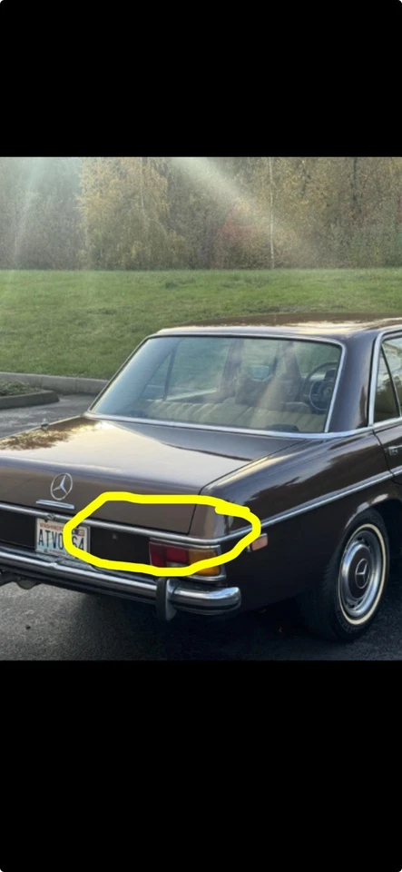 NOS 右侧后方 CHROME TRIM 梅赛德斯 W114 W115 300D 240D 220D 230 250 280 — 第 4/4 张图片