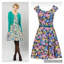 REVIEW Scattered Rose Floral Fit & Flare Prom Dress RRP$289 Size 10AU / 6US