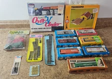 HO Scale Life Like Tyco Train + Accessory Set Pre-owned 14 Total Pieces