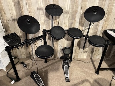 Alesis Nitro Electronic Drum Kit w/ Module, Kick & Hi-Hat Pedals, Programmable