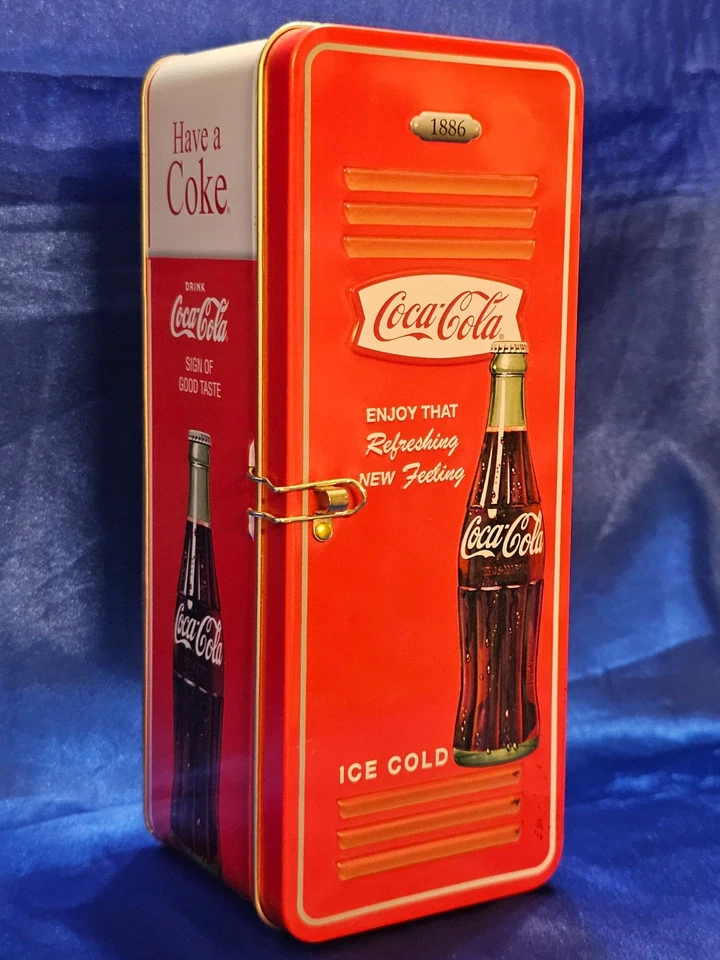 COCA COLA HINGED TIN LOCKER WITH LOCK AND KEY 1886 REPLICA 3D COKE BOTTLE - Image 2 of 4