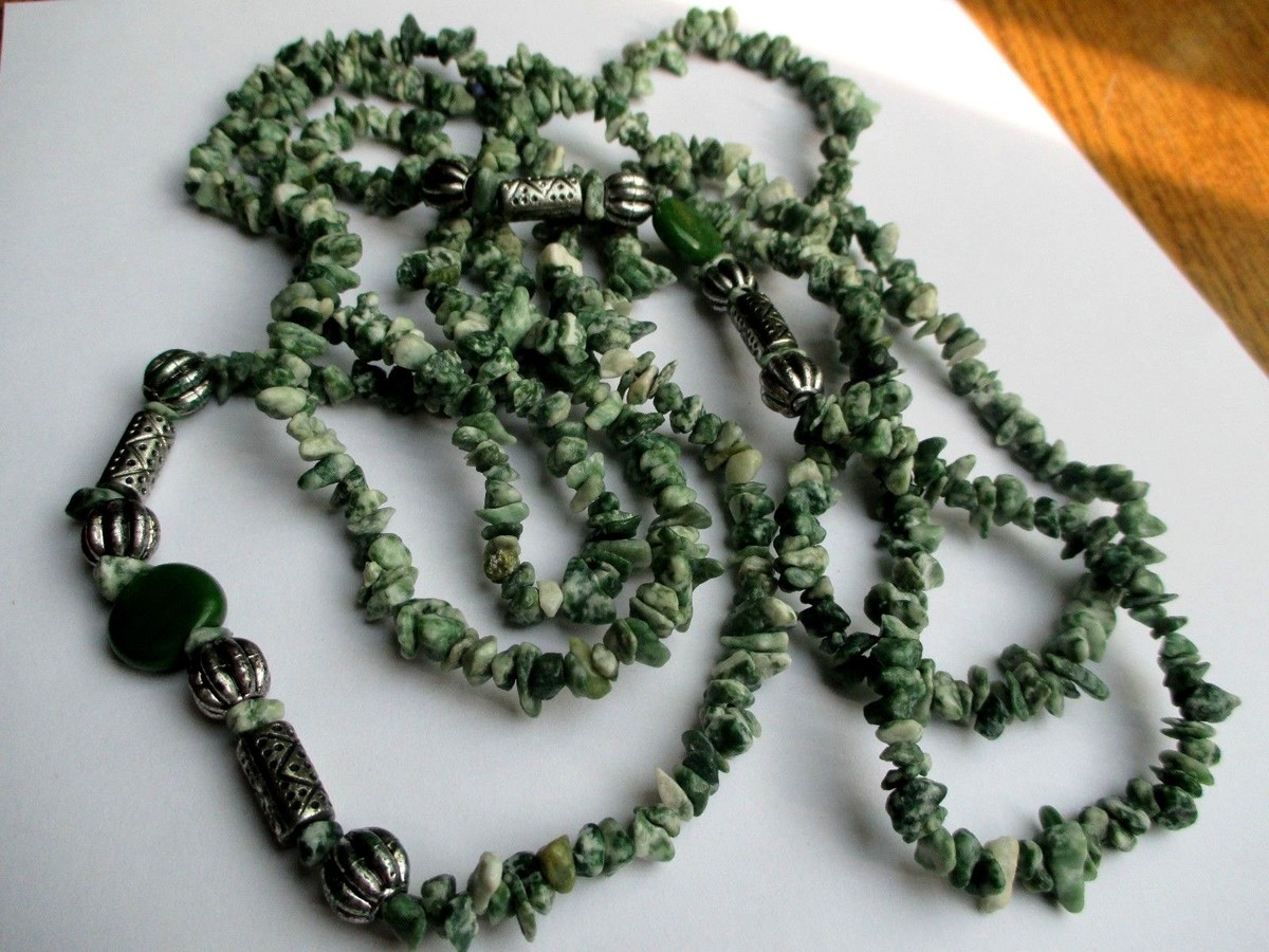 Collier Sautoir Vintage En Pierres Naturelles Vertes - Grand Modèle - Bijou Ancien Occasion Référence 5612