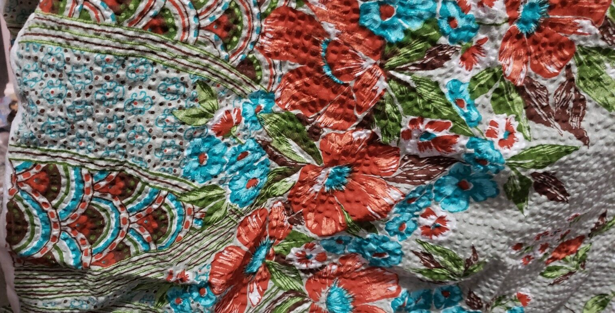ヴィンテージファブリック Vintage Textured Sewing Fabric Material Flowers Floral Almost 4