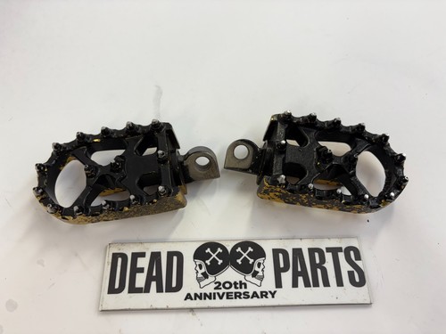 Harley gold black bear trap claw spike footpeg footrest pegs