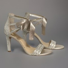 Gianni Bini 8.5M Nude 4 High Heels Formal Embelished Clear Crystals Satin Bow