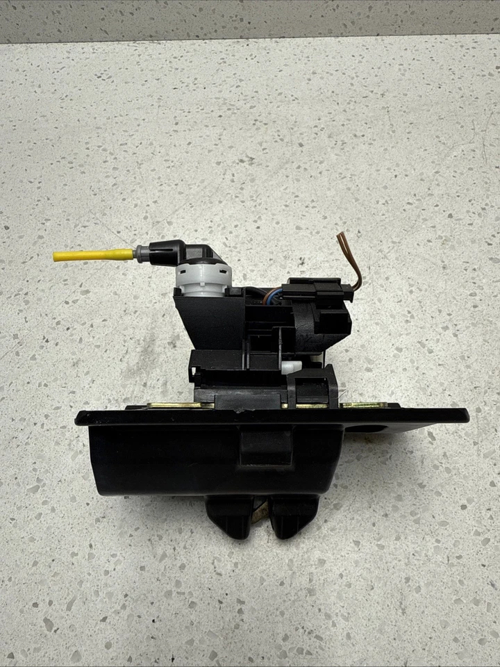96-03 Mercedes W210 E320 CLK430 Rear Trunk Lid Lock Latch USED OEM - Image 4 of 4