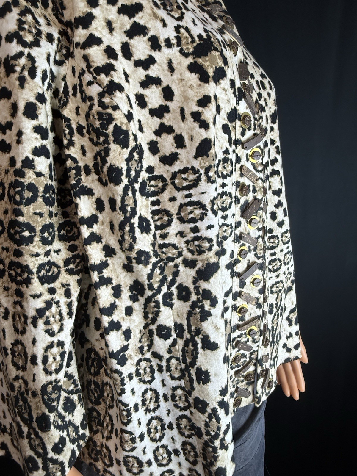 Ruby Rose women’s leopard print jacket with woode… - image 5