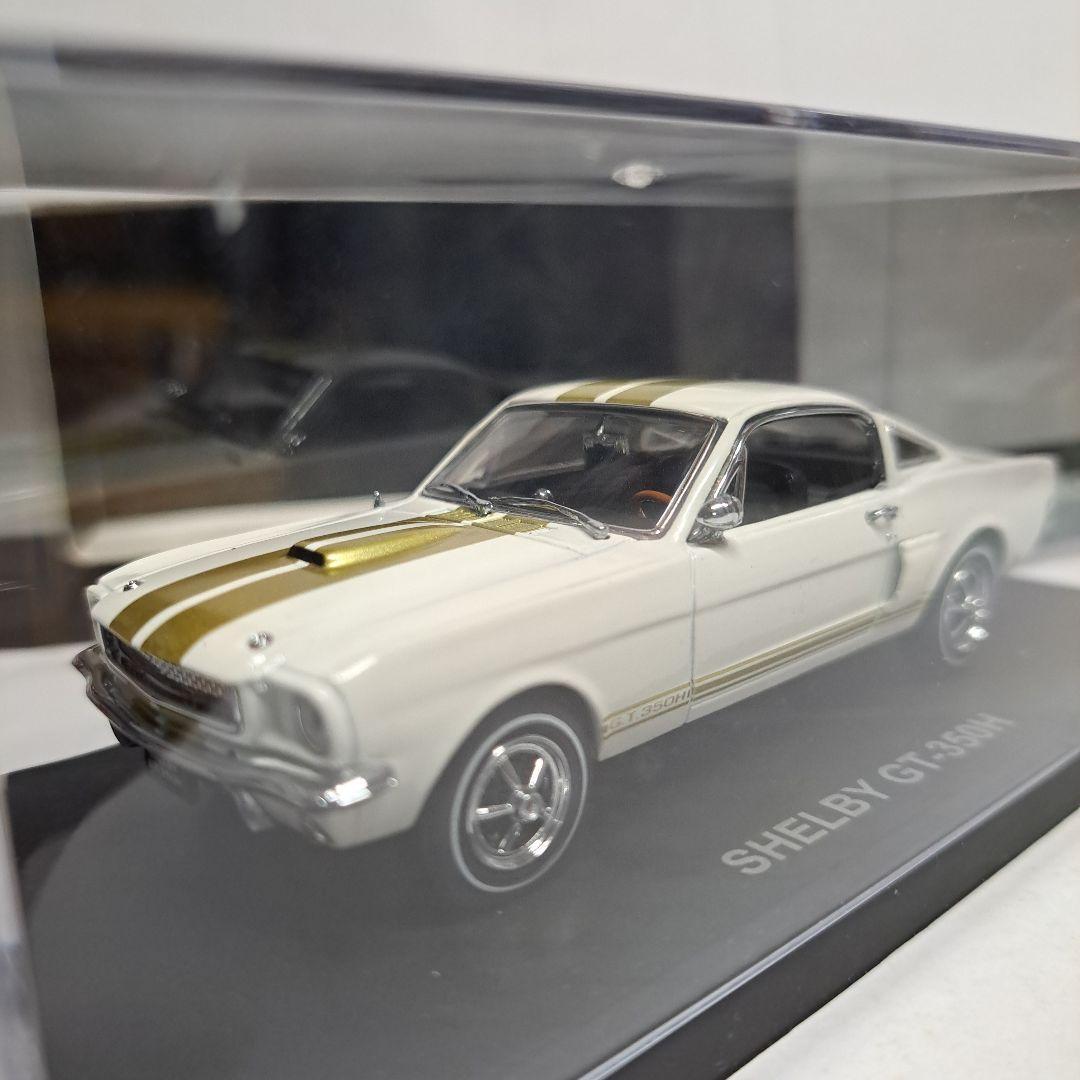 KYOSHO SHELBY GT-350H レッド 1/43 1966 Hertz Shelby GT350H 1:18-Scale Diecast Car With Candy
